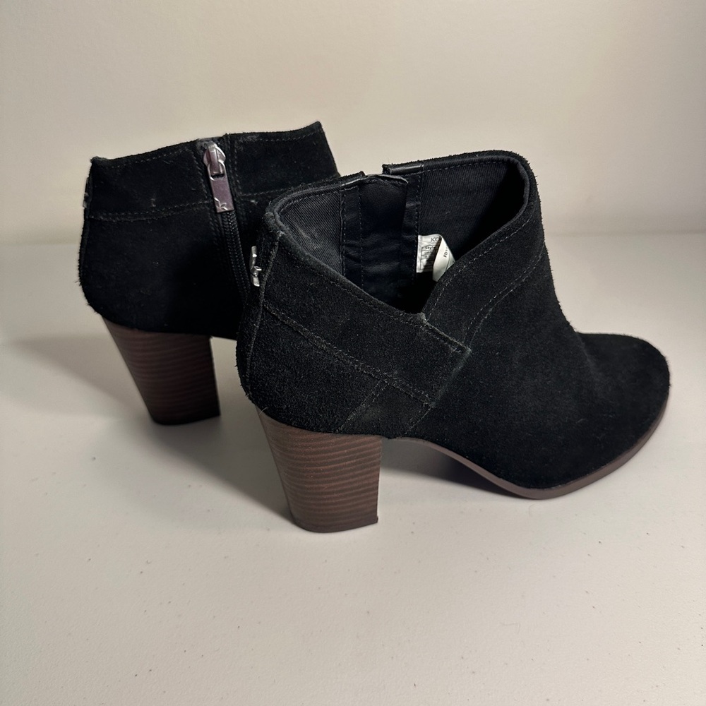 Koolaburra by Ugg Black Suede Ankle Booties